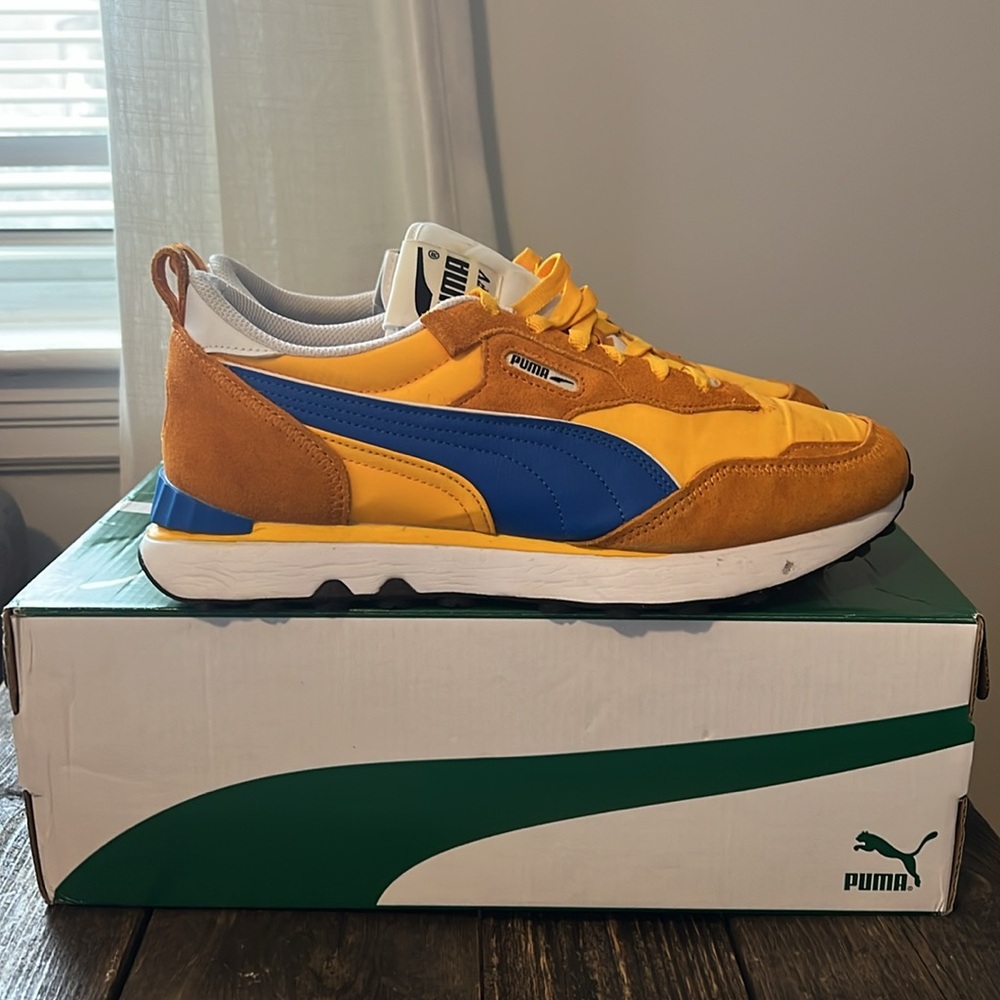 Men's  PUMA Sneakers USED 10.5 RIDER VF Essentials in tangerine orange brick